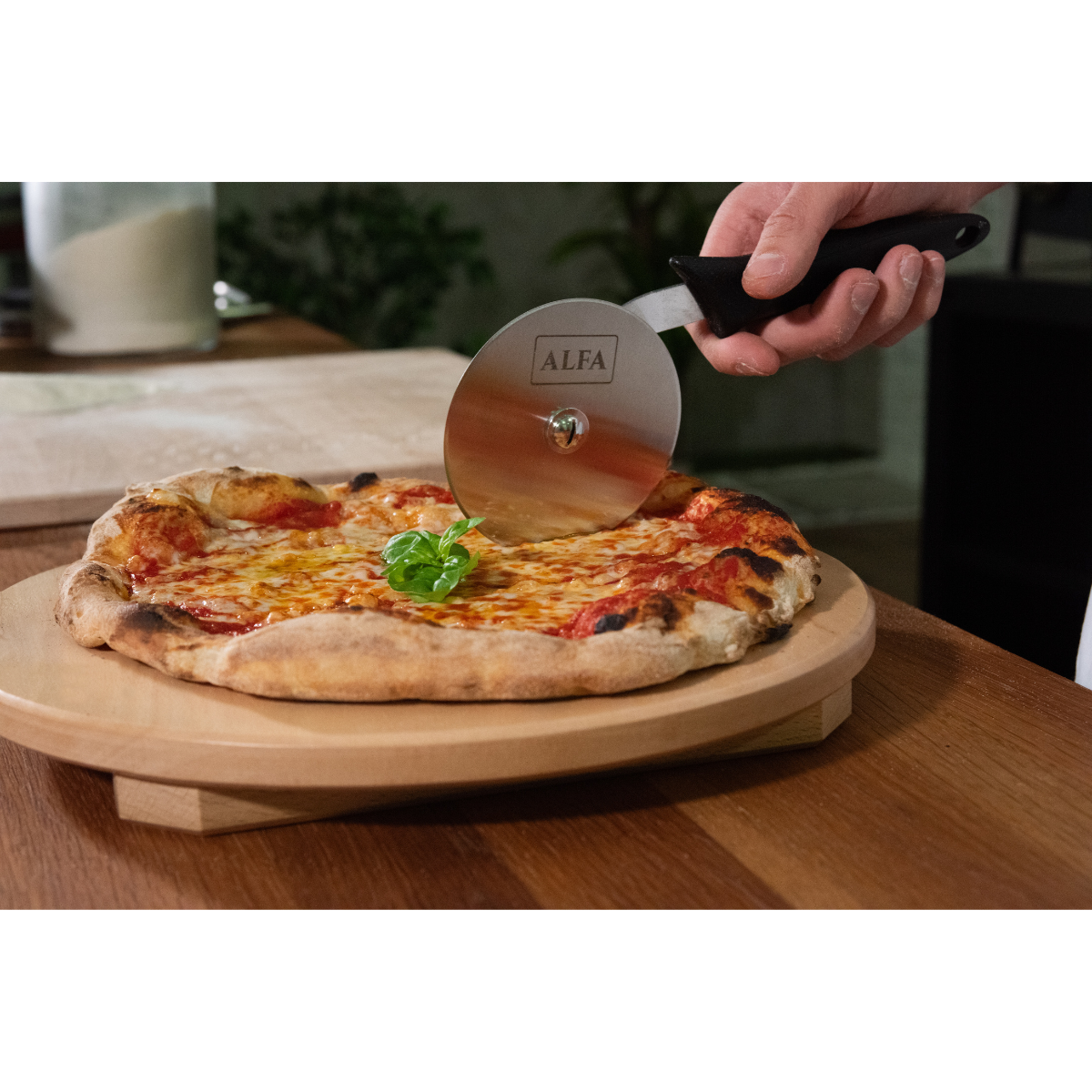 Alternative view of Pizza Roller
